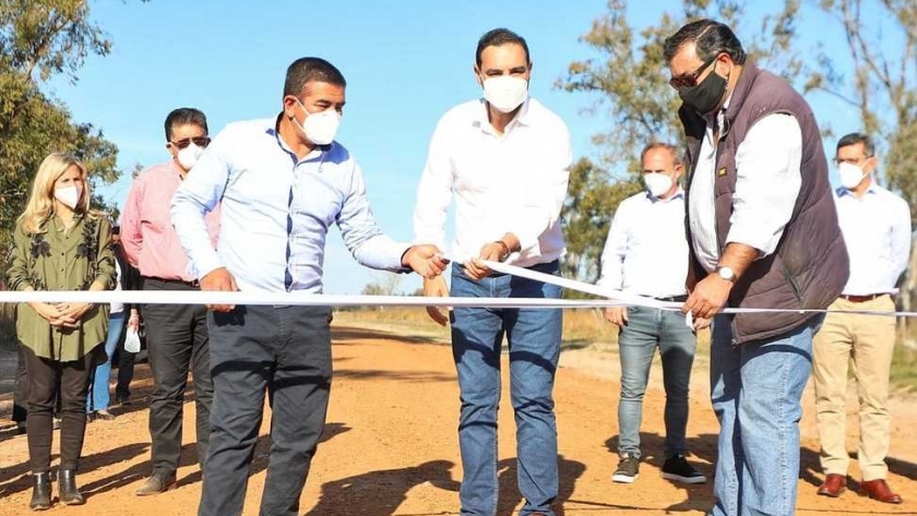 En Guaviraví, Valdés inauguró Oficina del Registro Civil y nuevo acceso de carga para apoyar a la producción forestal