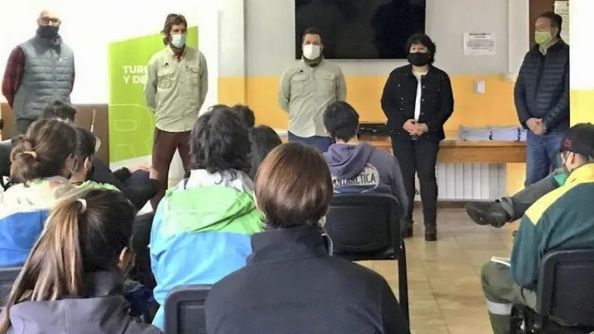 Se lanzó un curso de certificación internacional para socorristas organizado por la Asociación Argentina de Ecoturismo y Turismo Naturaleza (AAETAV)  en Bariloche