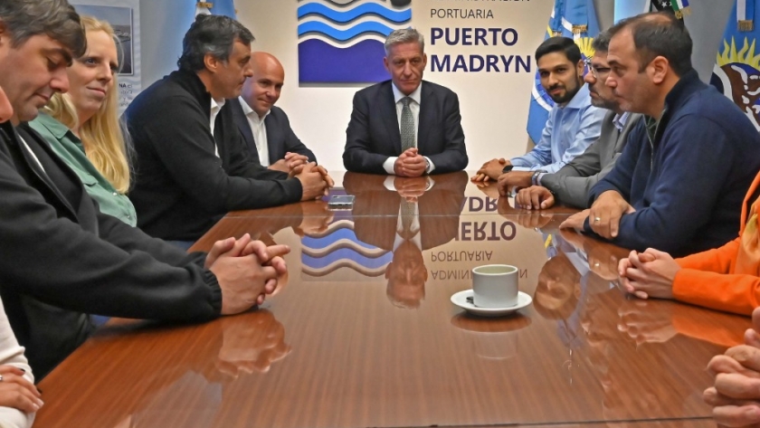 Arcioni participó de la reunión del Consejo Federal Pesquero e inauguró la renovación de módulos habitacionales para estibadores