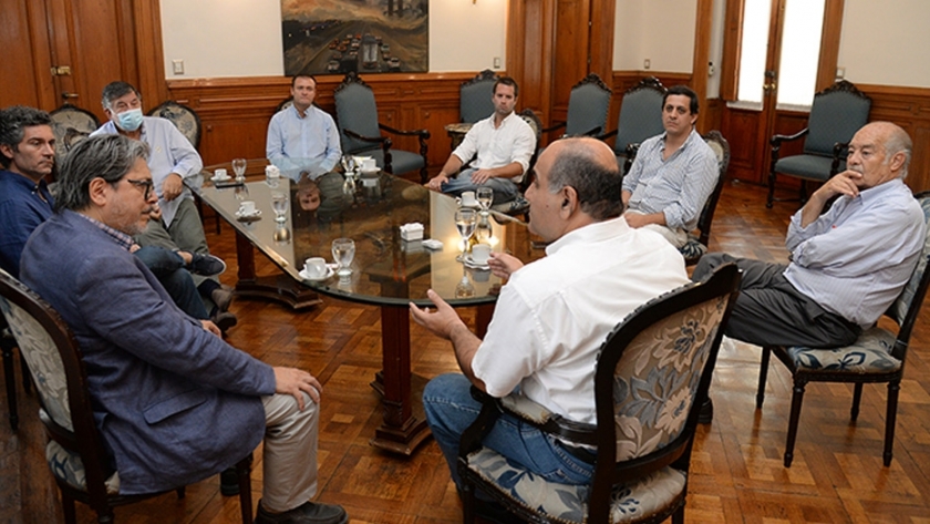 Gobierno y empresarios aseguran el abastecimiento de la provincia