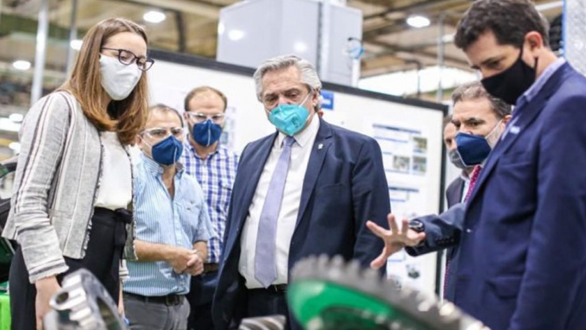 El Presidente inauguró obras y recorrió una fábrica de autopartes en Tucumán