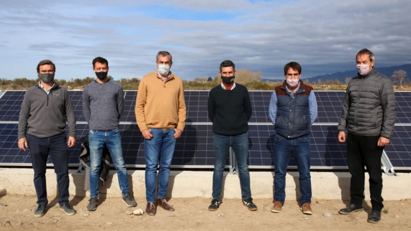 Valle de Uco: la provincia financió innovador proyecto de riego por goteo con energía solar