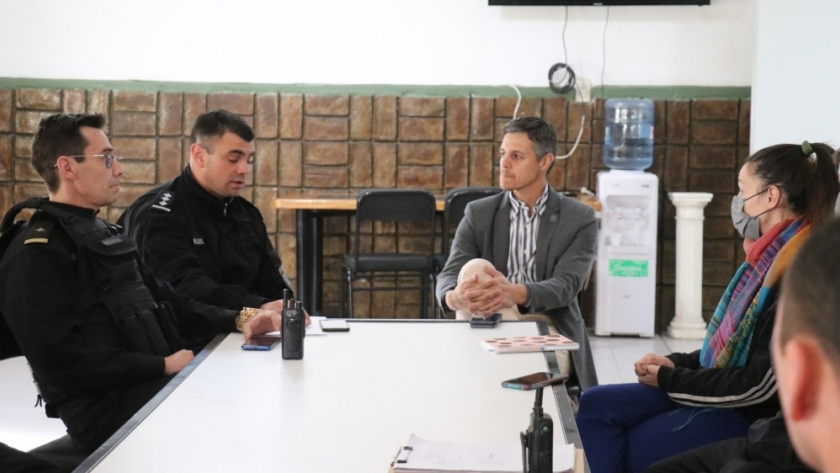La provincia capacitó a la policía y a representantes de deliveries en un protocolo de actuación ante robos