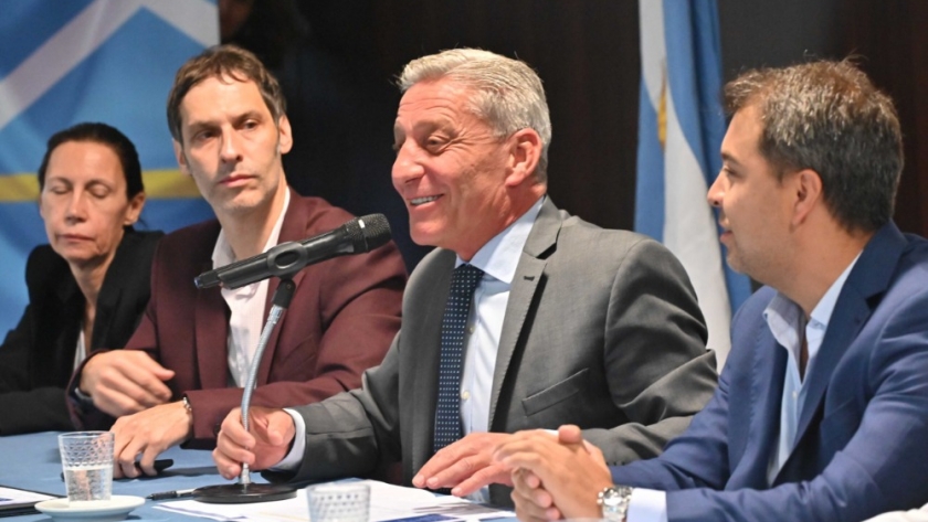 Arcioni lanzó la nueva línea de créditos “Chubut Crece” destinada a micro, pequeñas y medianas empresas