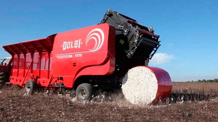 Dolbi comenzó a exportar la rotoenfardadora de algodón RA 1570
