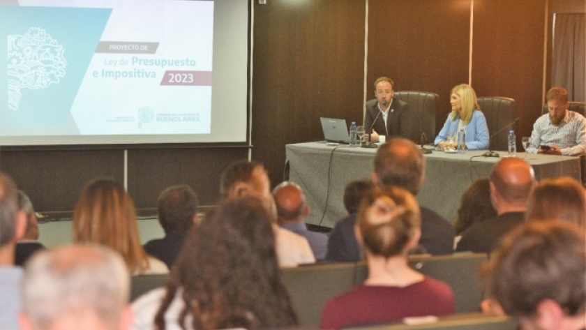 El Ministro de Hacienda y Finanzas, Pablo López, presentó el proyecto de Ley de Presupuesto e Impositiva 2023
