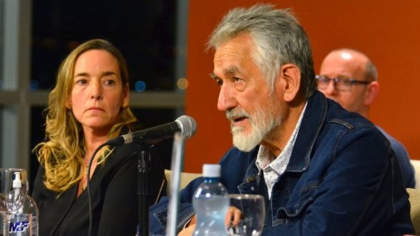 El Gobierno y comerciantes preparan el lanzamiento de canastas de alimentos e higiene a bajo costo