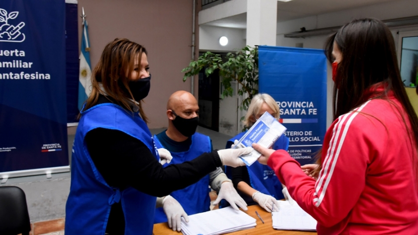 Huerta Familiar Santafesina: el gobierno de la provincia comenzó a entregar kits de semillas en Rosario