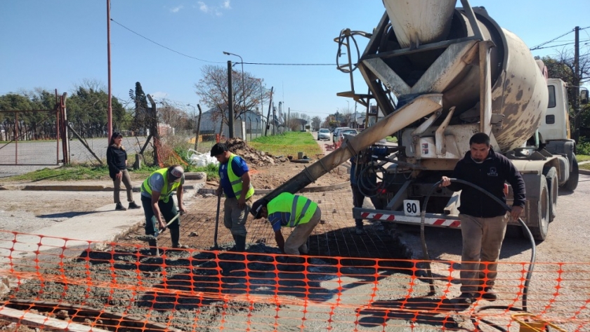 Repavimentación de un sector de la calle Italia en el acceso a Barrio Progreso