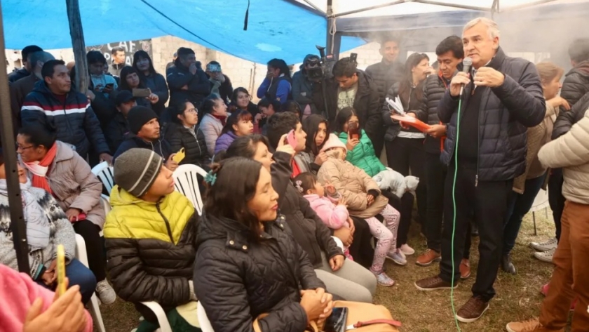 Interiorizan a vecinos sobre Plan Integral del barrio Aeroclub