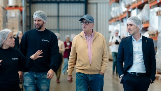 Passalacqua visita Plastimi e Intacto Welty en Posadas junto a autoridades del CFI
