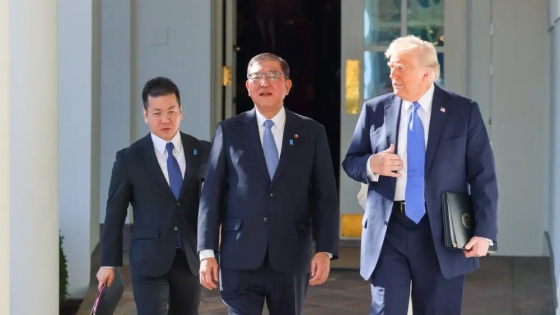 Japón y EE.UU. logran un acuerdo comercial clave y evitan aranceles del 25% tras intensa negociación