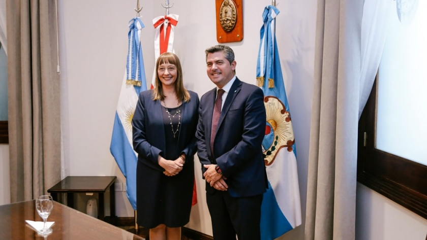 El gobernador Orrego recibió a la embajadora de Polonia en el marco de la Expo Minera