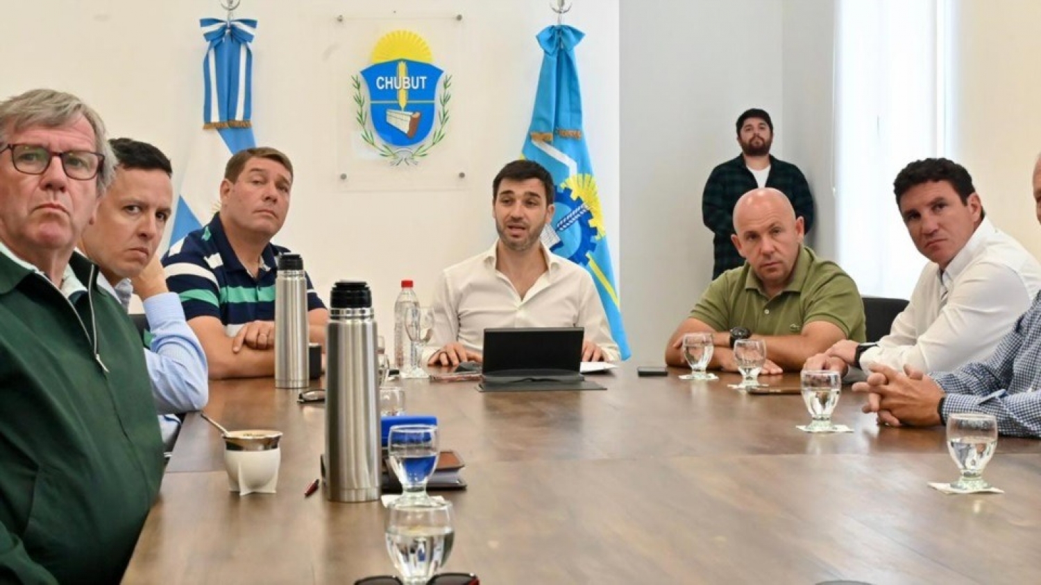 Chubut impulsa una agenda pesquera con quita de retenciones y un plan para frenar la pesca ilegal en la Milla 201