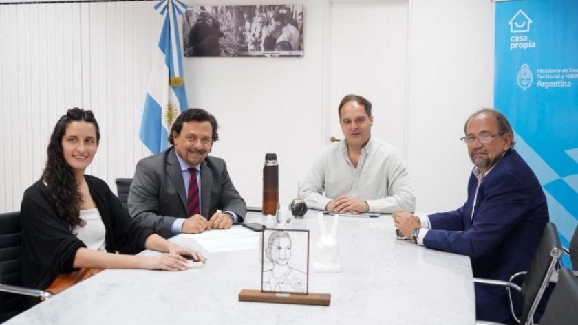 Sáenz se reunió con el secretario de Hábitat de Nación para avanzar con obras para Salta