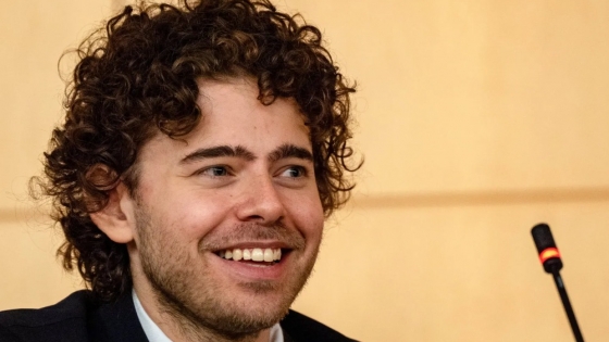 Shayne Coplan creó un imperio digital y se convirtió en el multimillonario más joven del mundo