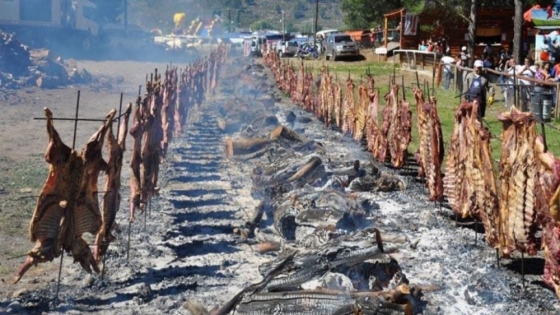 <Se viene una nueva edición de la Fiesta Nacional del Asado: porciones para dos a 18.000 pesos, música y un bingo solidario