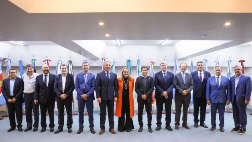Insfrán con gobernadores: “Somos garantes de la construcción de un país federal”