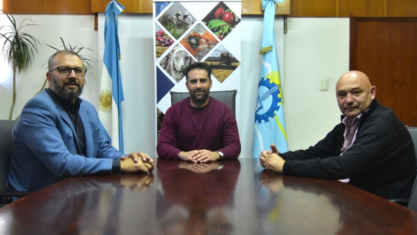 Provincia articula un acuerdo de pago de deuda entre la Compañía de Riego del VIRCh y la Cooperativa Eléctrica de Trelew 