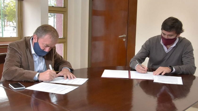 Firmaron convenio con el Foro de Intendentes para programas de Estado Abierto