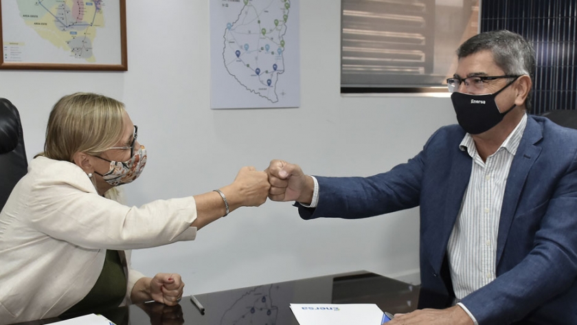 La provincia garantiza el acceso a servicios básicos de energías renovables a usuarios rurales, isleños y costeros