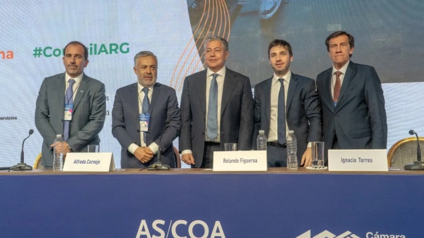 Sadir expuso las bases del desarrollo económico y social de Jujuy en conferencia de ciudades latinoamericanas