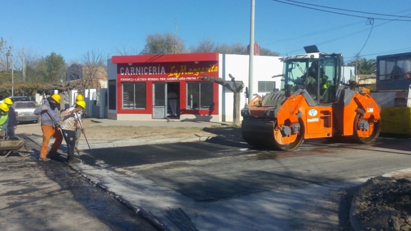 Avanza la obra de pavimento en Santa Rosa