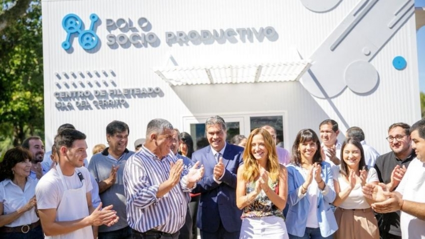 Capitanich y Tolosa Paz inauguraron un polo socio productivo y centro de fileteado en isla del Cerrito