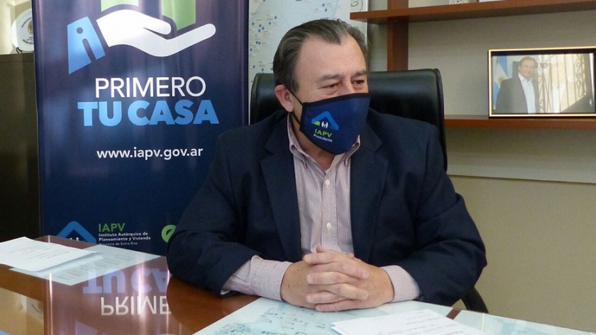 Marcelo Bisogni gestiona la ejecución de viviendas sociales para el departamento Tala