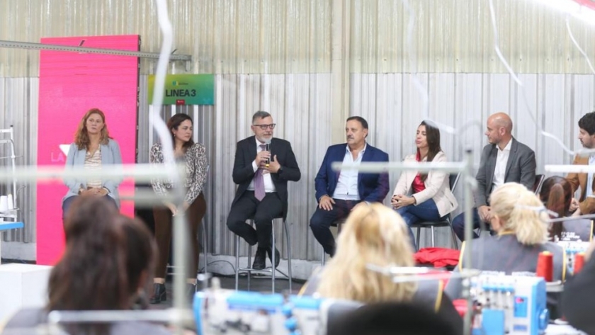 Schale y Merediz visitaron el Parque Industrial de La Rioja donde Tetra Pak anunció una inversión de $3500 millones