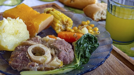 La receta de puchero de Doña Petrona: ingredientes y paso a paso de un plato clásico que llegó de España