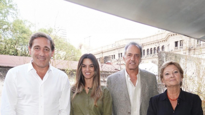 Scioli se reunió con su equipo para avanzar en la gestión de políticas en común