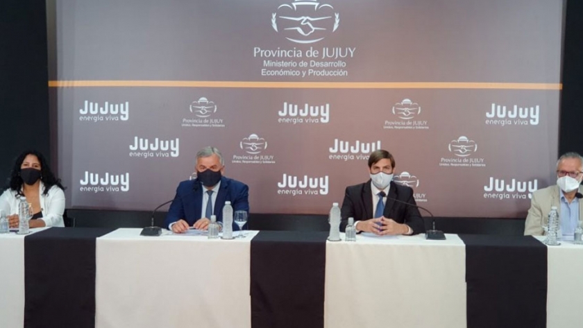 Morales anunció financiamiento por $50 millones para la cosecha de tabaco
