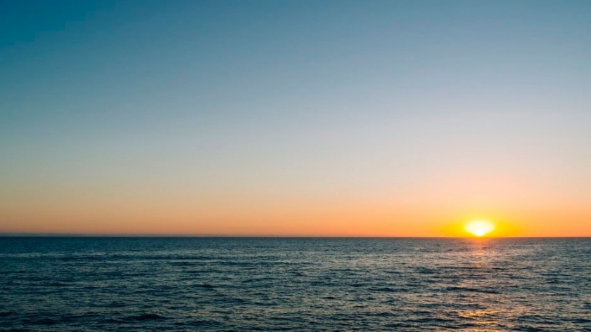 Desarrollaron un mecanismo de desalinizar el agua con dispositivos portátiles de energía solar