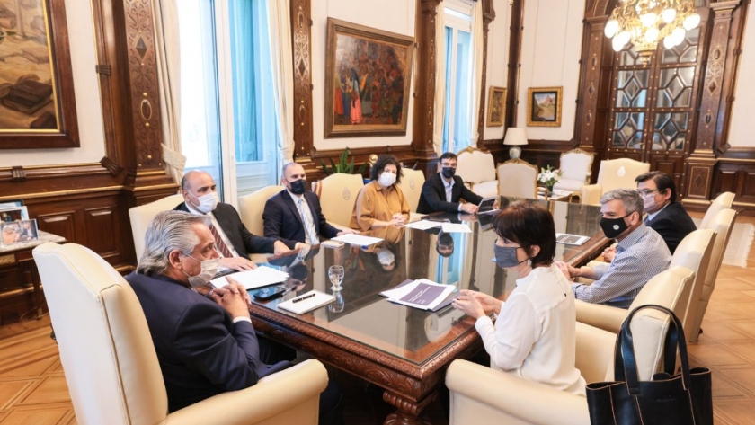El Presidente mantuvo una reunión de trabajo donde se analizó un proyecto de ley en beneficio de los trabajadores de la economía popular
