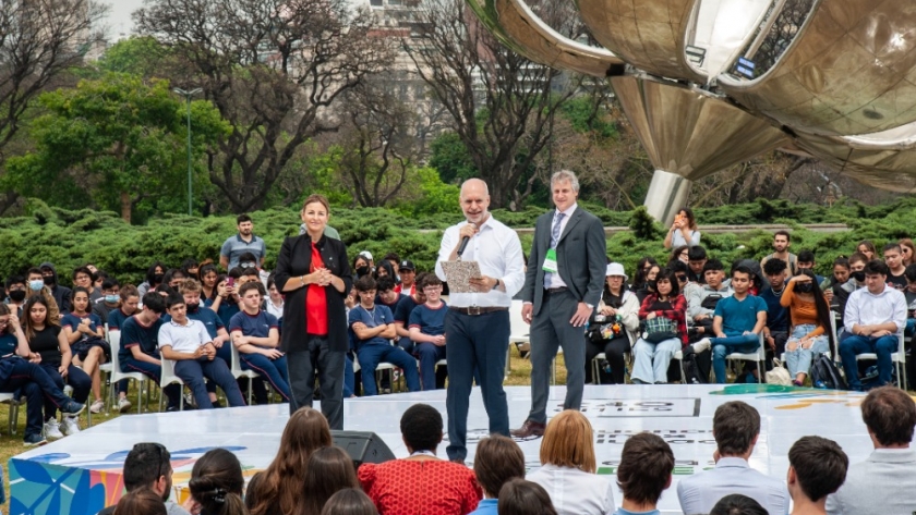 Más de 400 estudiantes asumieron su compromiso por el ambiente