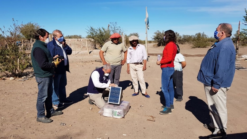 Entregaron boyeros solares en 25 de Mayo