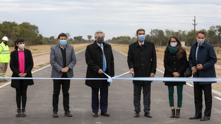 El Presidente inauguró un tramo de la Ruta Provincial 7 y anunció la urbanización del barrio La Rubita, financiada por el aporte extraordinario a las grandes fortunas