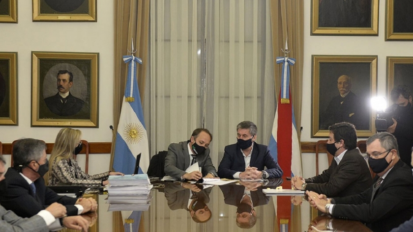 Con beneficios para el Estado y la producción se adjudicó el servicio de agente financiero