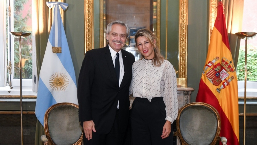 El presidente se reunió con la vicepresidenta de España Yolanda Díaz