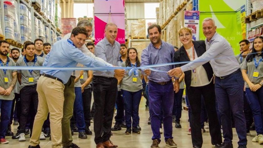 Carrefour Argentina inauguró su formato maxi en la provincia