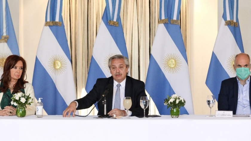 Insfrán participó por videoconferencia de la reunión del Presidente con los gobernadores