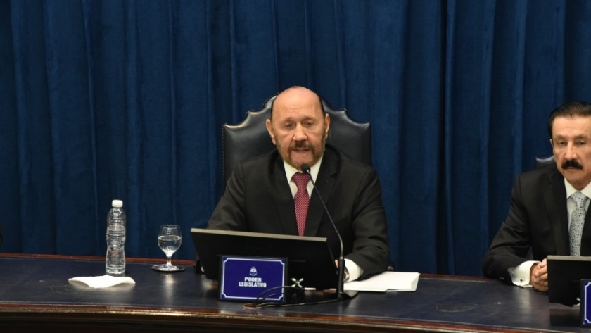 Insfrán promulgó la ley que establece licencia por violencia de género