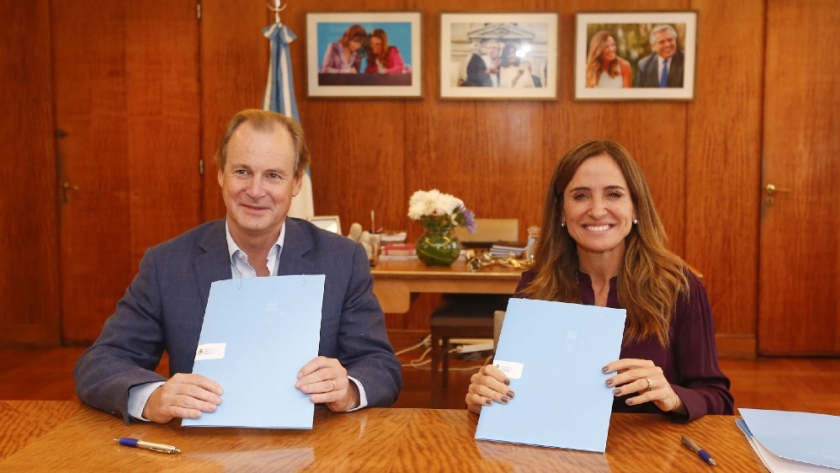 Victoria Tolosa Paz y Gustavo Bordet firmaron incremento del 161% para las políticas alimentarias en las escuelas entrerrianas