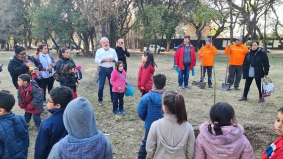 Se suman colegios al Plan de Forestación del Parque General San Martín