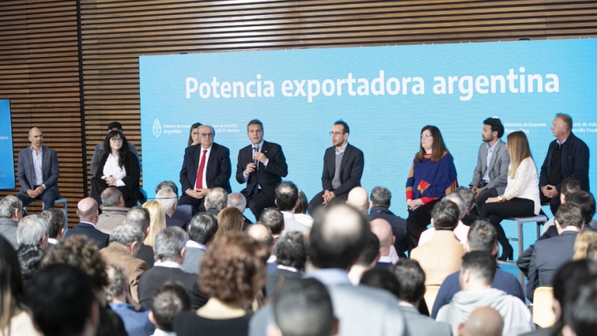 Massa se reunió con más 300 PyMEs que exportan a 150 países
