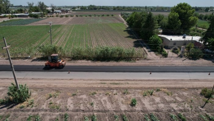 Mendoza finalizó la pavimentación de una vía agrícola de Maipú