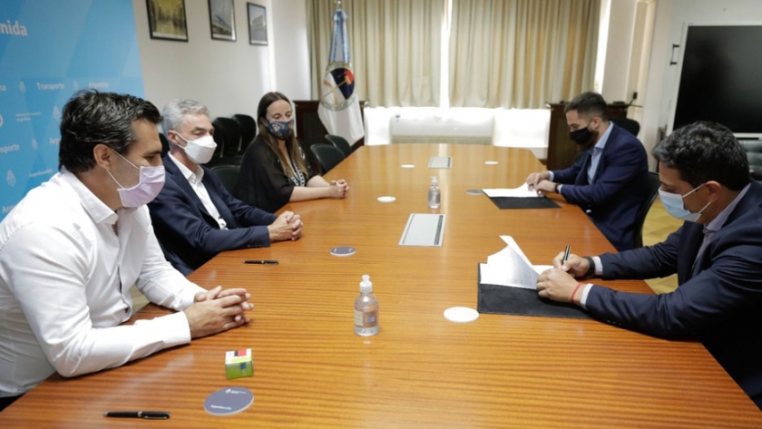 Se firmó un convenio de colaboración para el desarrollo de energías renovables para los trenes argentinos