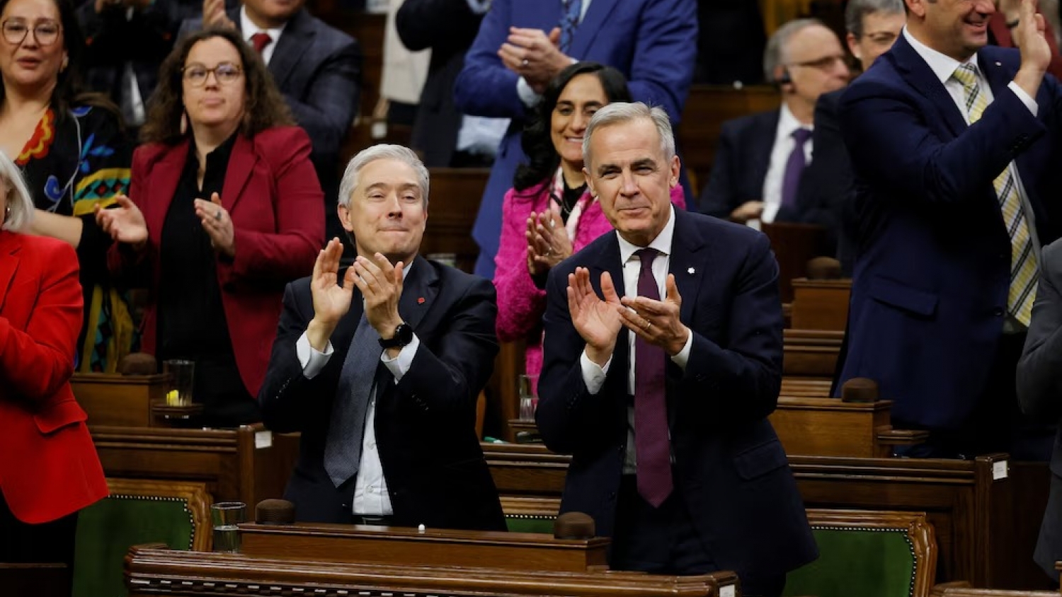 Canadá aprueba el plan fiscal de Carney y evita una crisis política en plena tensión comercial con EE.UU.