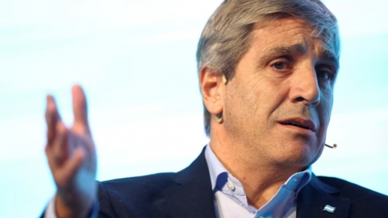 Caputo descarta levantar el cepo y apuesta a la estabilidad rumbo a 2027